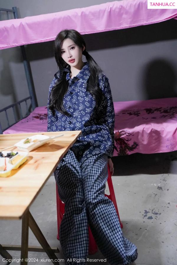 周妍希 奶瓶土肥圆 [XiuRen]高清写真图 2024.01.05 No.7915 Carol周妍希 丝袜美臀第14张图片